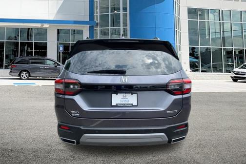 Gray 2025 Honda Pilot Touring 8-Passenger