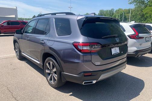 Gray 2025 Honda Pilot Touring 8-Passenger