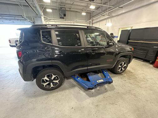 2022 Jeep Renegade Trailhawk