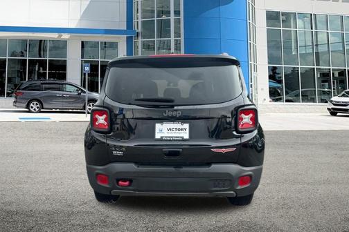 2022 Jeep Renegade Trailhawk
