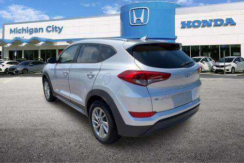 Molten Silver 2017 Hyundai TUCSON SE Plus