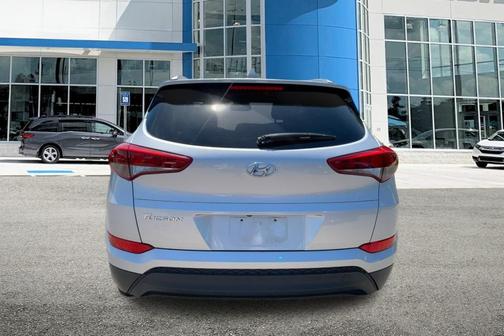 Molten Silver 2017 Hyundai TUCSON SE Plus