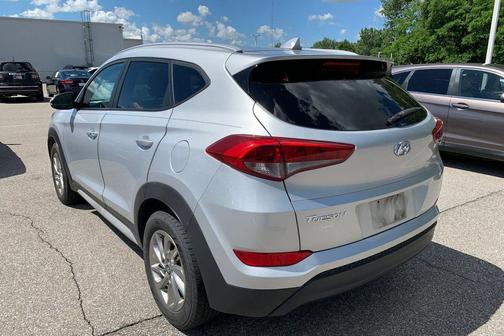 Molten Silver 2017 Hyundai TUCSON SE Plus