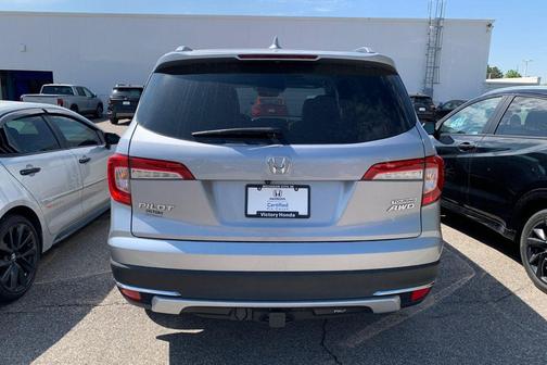 Lunar Silver Metallic 2019 Honda Pilot Touring 8-Passenger