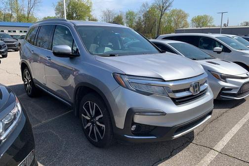 Lunar Silver Metallic 2019 Honda Pilot Touring 8-Passenger