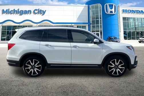 2022 Honda Pilot Touring 8-Passenger