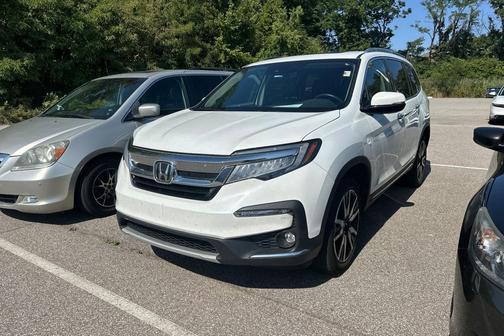 2022 Honda Pilot Touring 8-Passenger