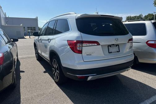 2022 Honda Pilot Touring 8-Passenger