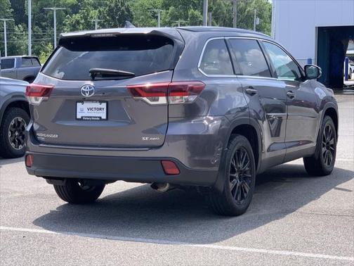 2019 Toyota Highlander SE
