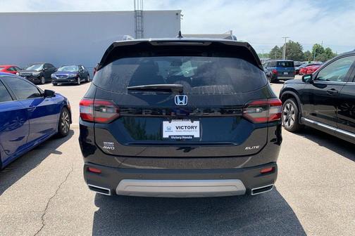 Crystal Black Pearl 2024 Honda Pilot Elite