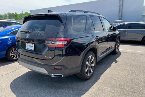 Crystal Black Pearl 2024 Honda Pilot Elite