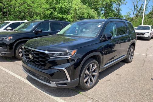 Crystal Black Pearl 2024 Honda Pilot Elite