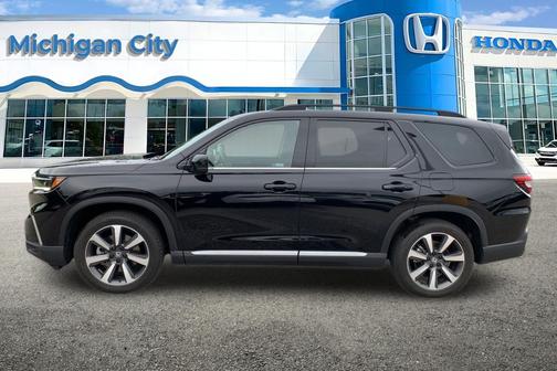 Crystal Black Pearl 2024 Honda Pilot Elite