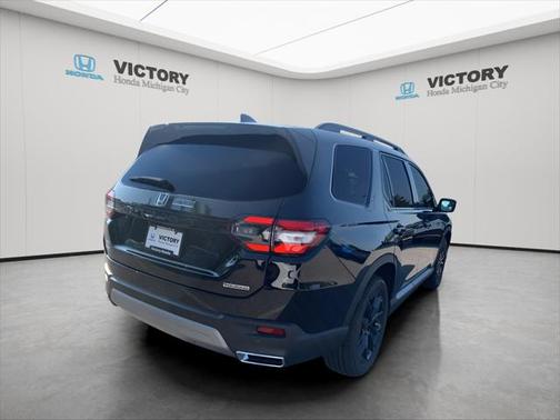 2025 Honda Pilot Touring 8-Passenger