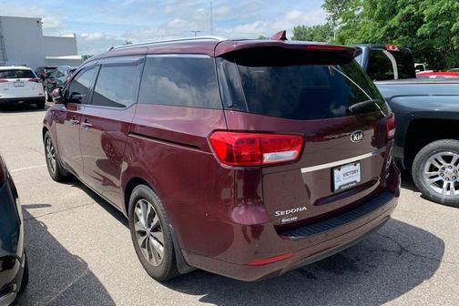 Venetian Red Pearl Metallic 2016 Kia Sedona SX