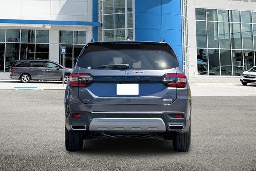 2025 Honda Pilot Touring 8-Passenger