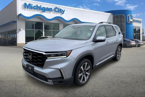 Lunar Silver Metallic 2023 Honda Pilot Touring 8-Passenger