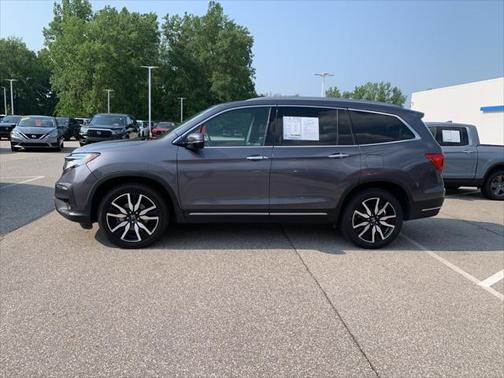 2022 Honda Pilot Touring 8-Passenger