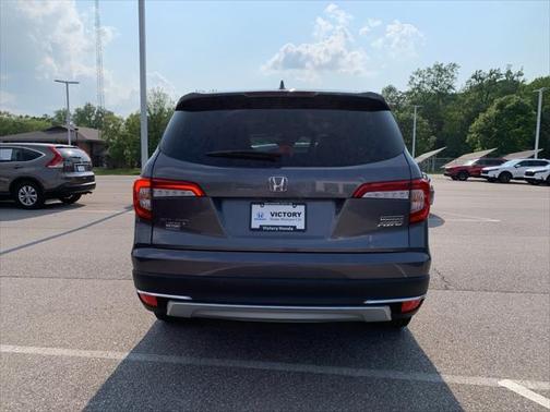 2022 Honda Pilot Touring 8-Passenger