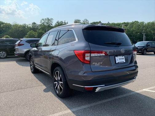 2022 Honda Pilot Touring 8-Passenger
