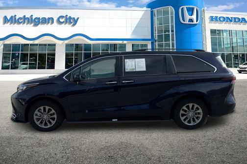 2024 Toyota Sienna XLE