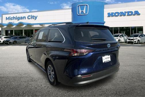 2024 Toyota Sienna XLE