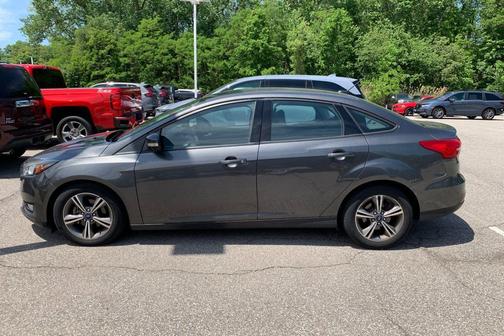 Magnetic 2017 Ford Focus SE