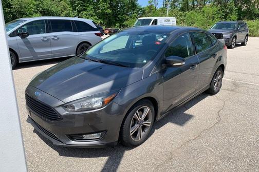Magnetic 2017 Ford Focus SE