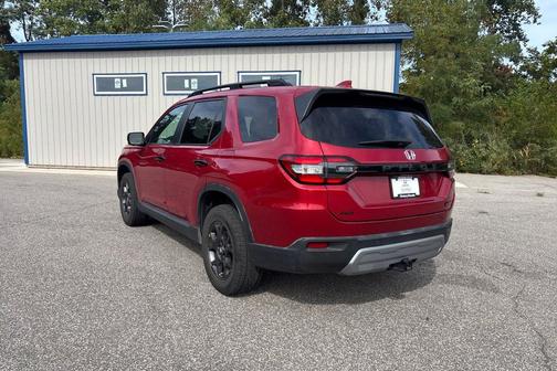 Radiant Red Metallic II 2024 Honda Pilot TrailSport
