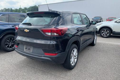 Mosaic Black Metallic 2022 Chevrolet Trailblazer LS