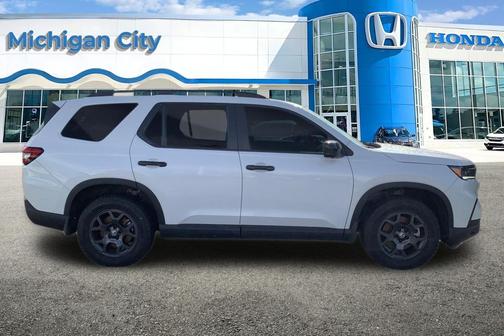 Platinum White Pearl 2025 Honda Pilot TrailSport