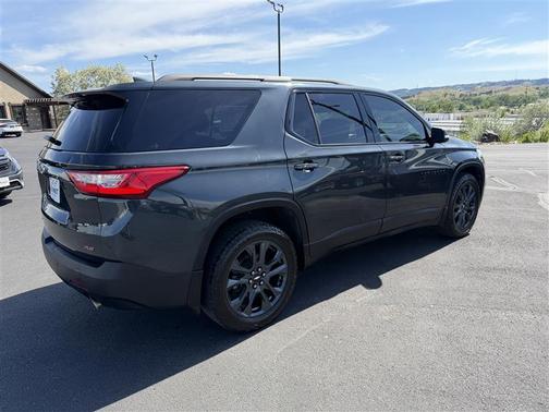 Graphite Metallic 2021 Chevrolet Traverse RS