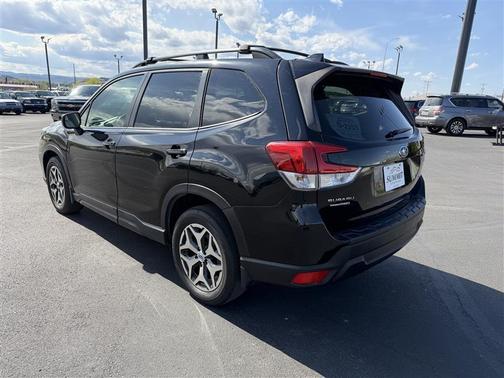 Crystal Black Silica 2020 Subaru Forester Premium