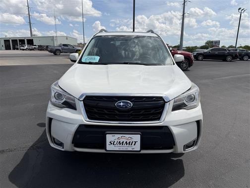 Crystal White Pearl 2017 Subaru Forester 2.0XT Touring