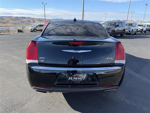 2017 Chrysler 300C Base