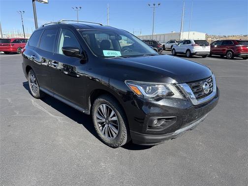 2017 Nissan Pathfinder SV