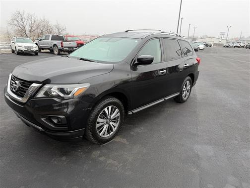 2017 Nissan Pathfinder SV