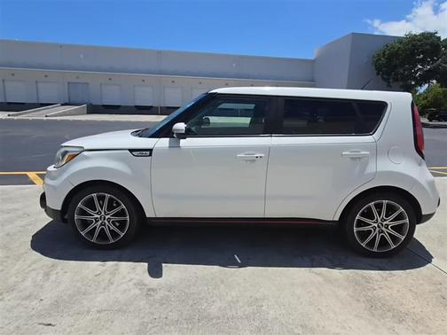 White 2019 Kia Soul !