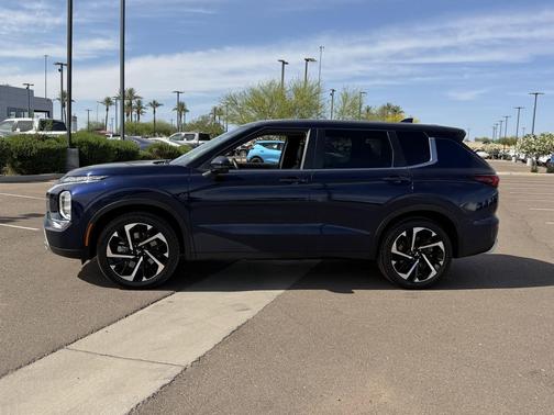 Gray 2024 Mitsubishi Outlander SE S-AWC