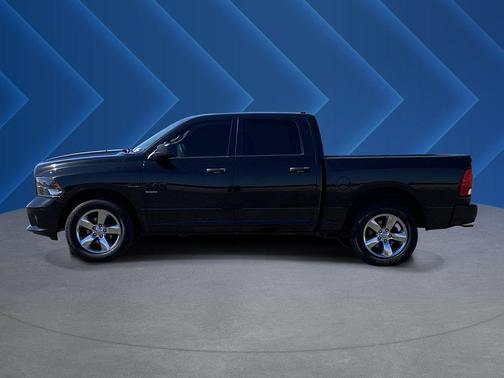 Brilliant Black Crystal Pearl 2019 RAM 1500 Express