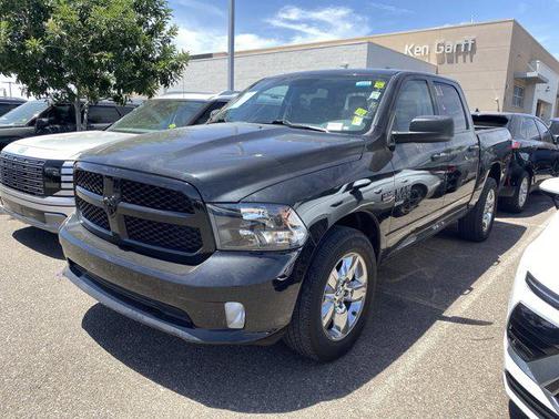 Brilliant Black Crystal Pearl 2019 RAM 1500 Express