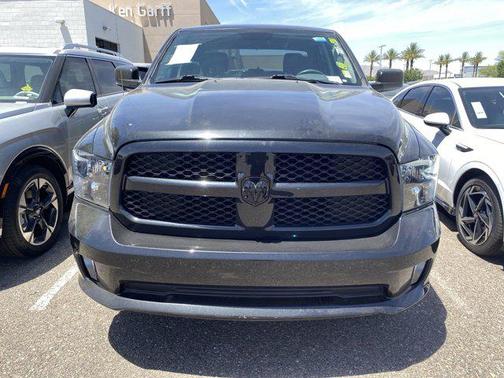 Brilliant Black Crystal Pearl 2019 RAM 1500 Express