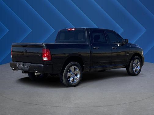 Brilliant Black Crystal Pearl 2019 RAM 1500 Express