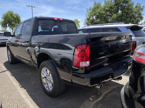Brilliant Black Crystal Pearl 2019 RAM 1500 Express