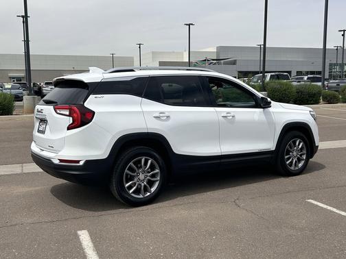 Summit White 2024 GMC Terrain SLT