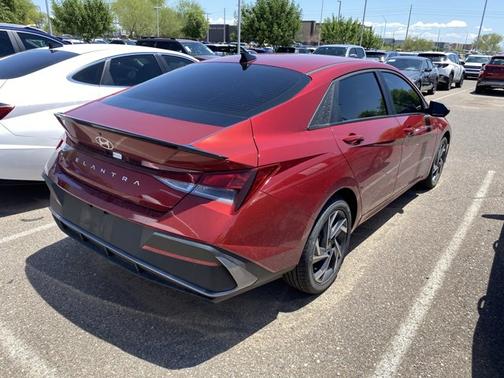 2025 Hyundai ELANTRA SEL Sport