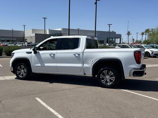 Summit White 2025 GMC Sierra 1500 SLT