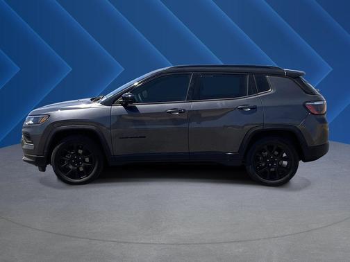 Granite Crystal Metallic Clearcoat 2022 Jeep Compass Latitude