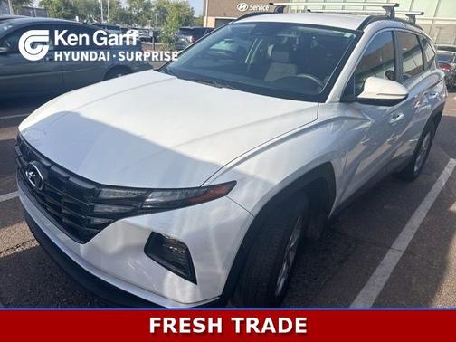 White 2022 Hyundai TUCSON SEL