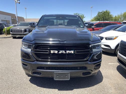 Diamond Black Crystal Pearlcoat 2021 RAM 1500 Laramie